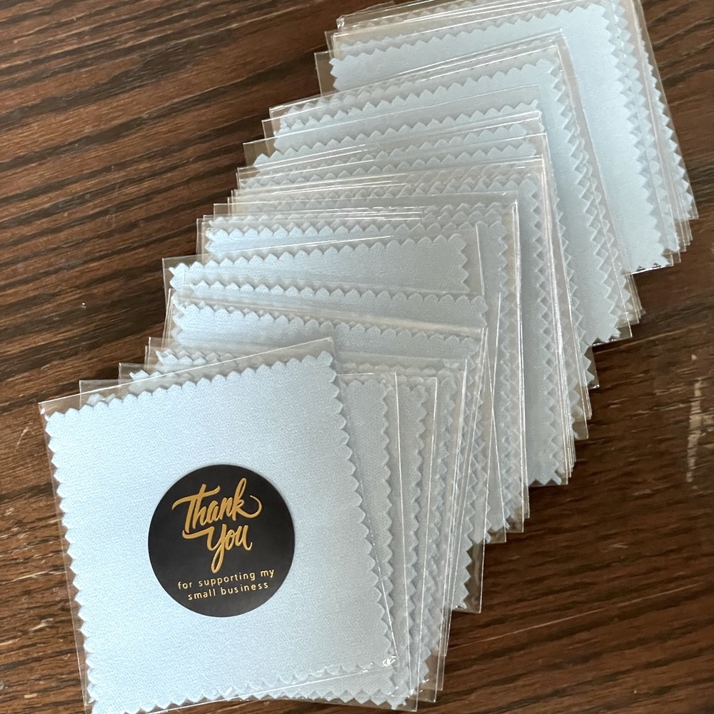 Free Gift with Any Jewelry or Mineral Purchase 🎁 1 Professional Polishing Cloth